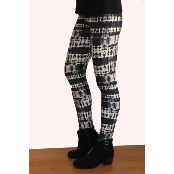 MAKE AN OFFER! Charcoal Tie-Dye Print Leggings - Picture 3 of 5