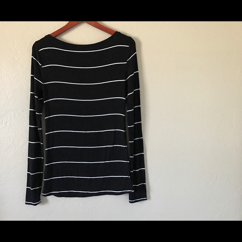 BCBG Max Azria Ribbed Long Blk/Wht Top • Sz: L - Picture 4 of 6