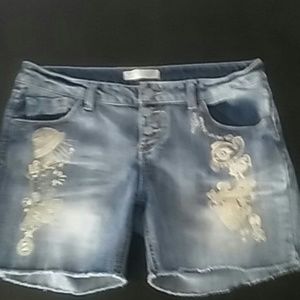 No Boundaries cute jeans shorts