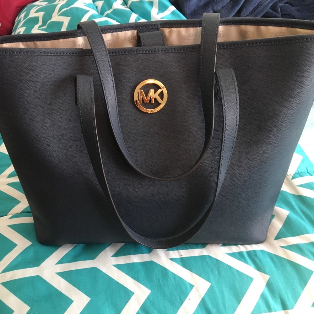 Authentic Dark blue Michael Kors Jet Set Tote