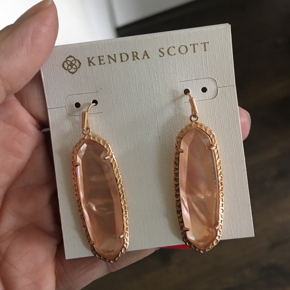 Kendra Scott Jewelry - NWT - Kendra Scott Lauren earrings - rose gold!