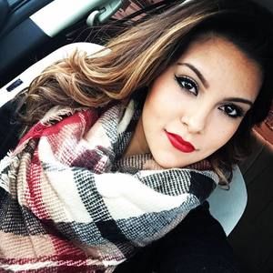 Meet your Posher, Nitzia