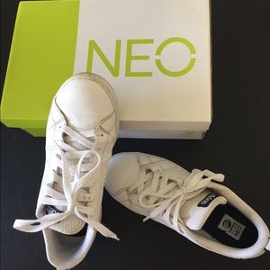 Adidas NEO