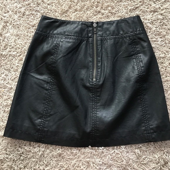 New Free People Zip It To Vegan Leather Skirt - Picture 6 of 6