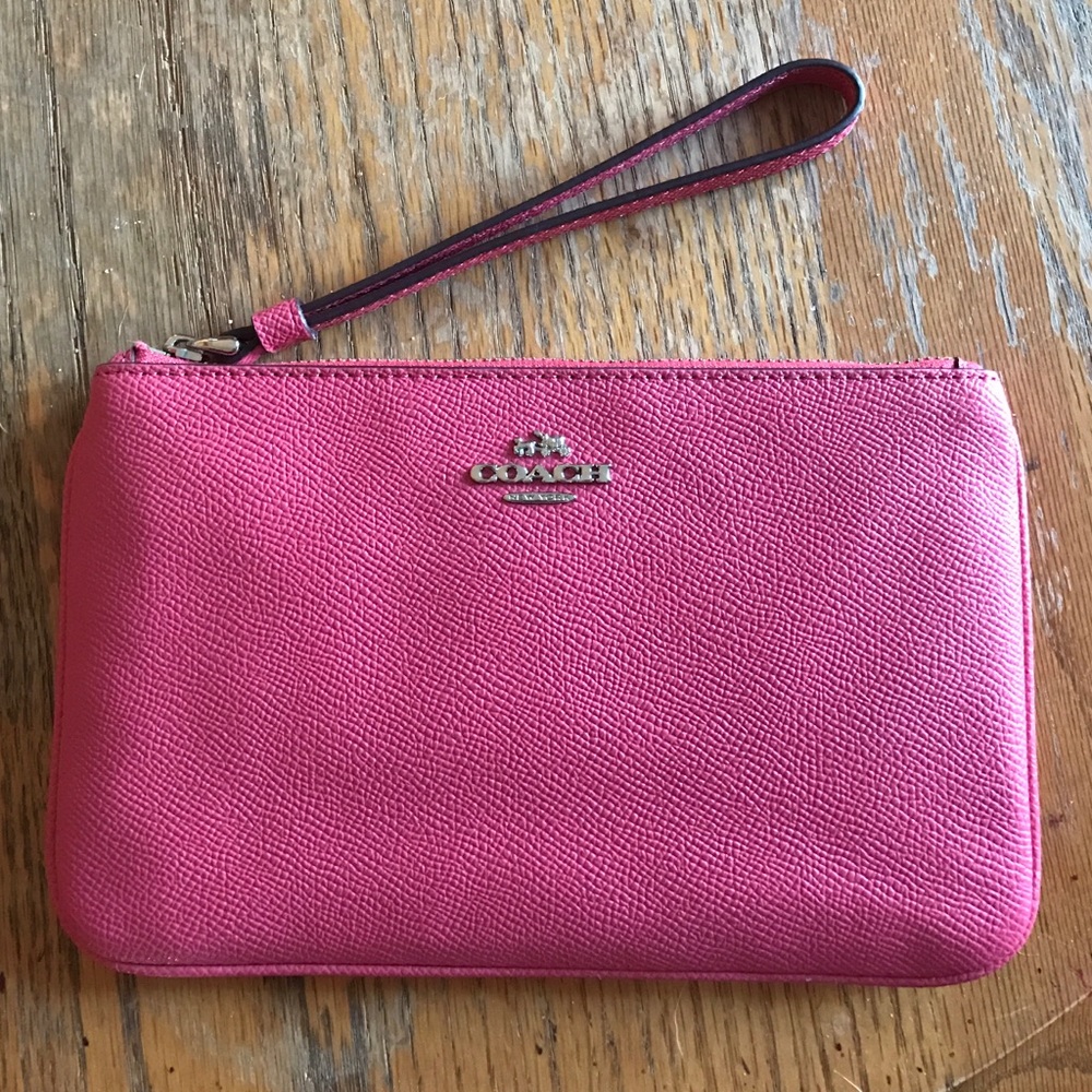 Coach wristlet coral New no tag today only sale