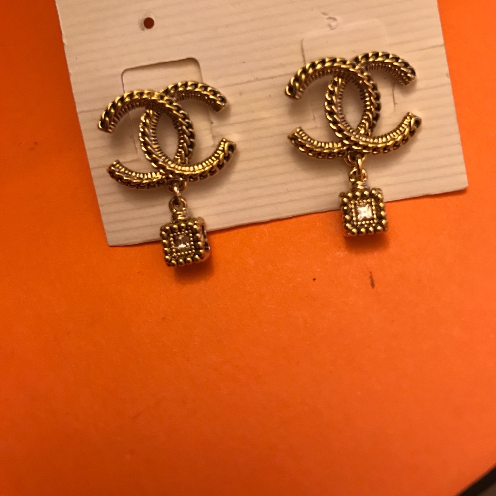 Good quality earrings