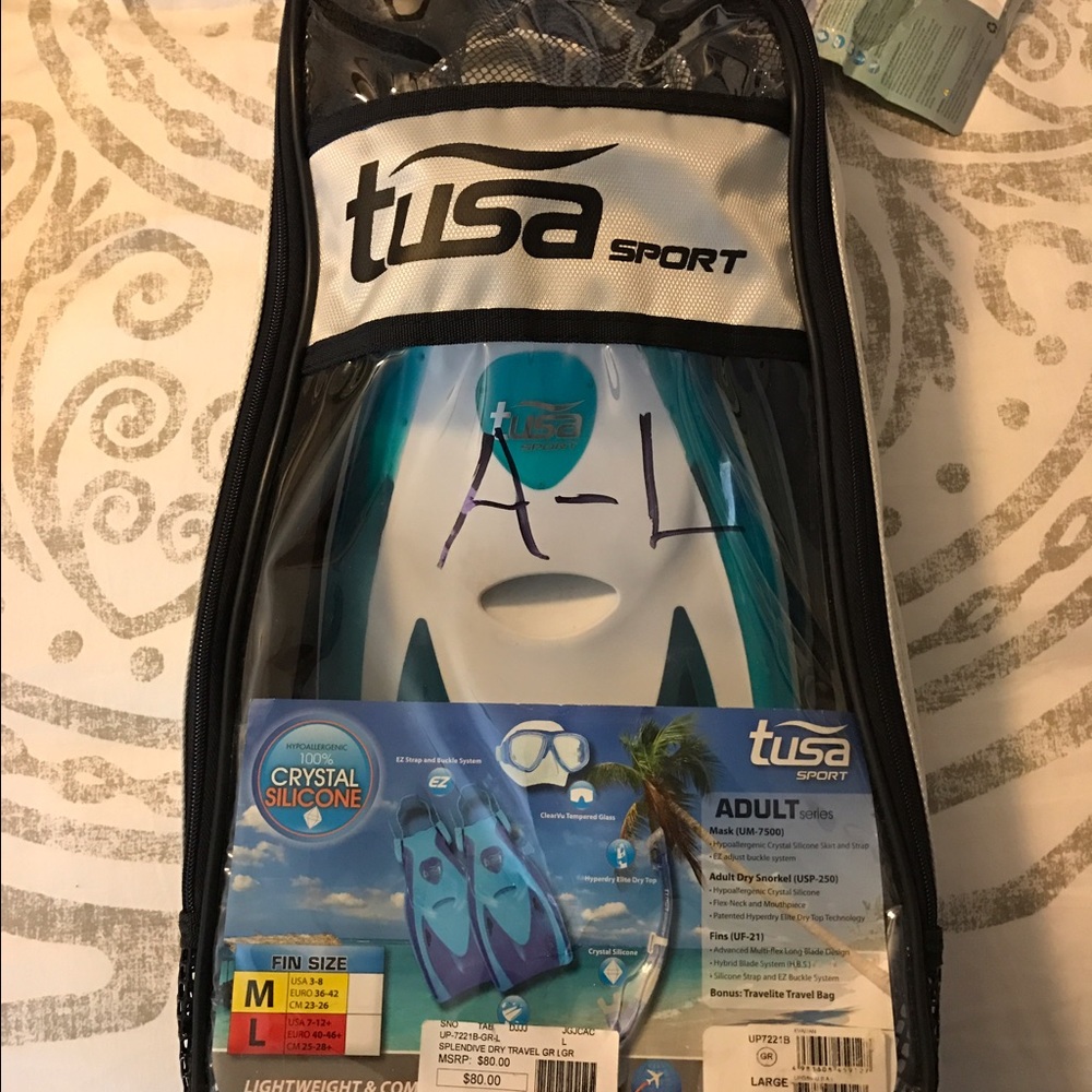 Snorkeling fins