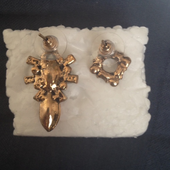 Statement Earrings - Picture 4 of 4