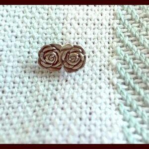 Silver Chamilia Rose Earrings