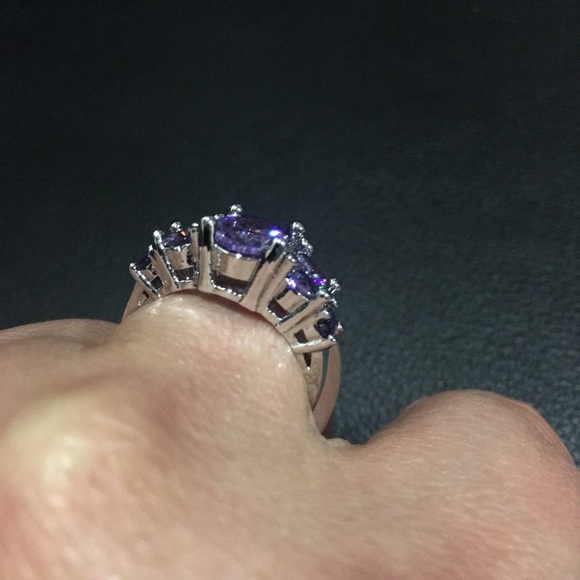 Silver ring - Picture 3 of 3