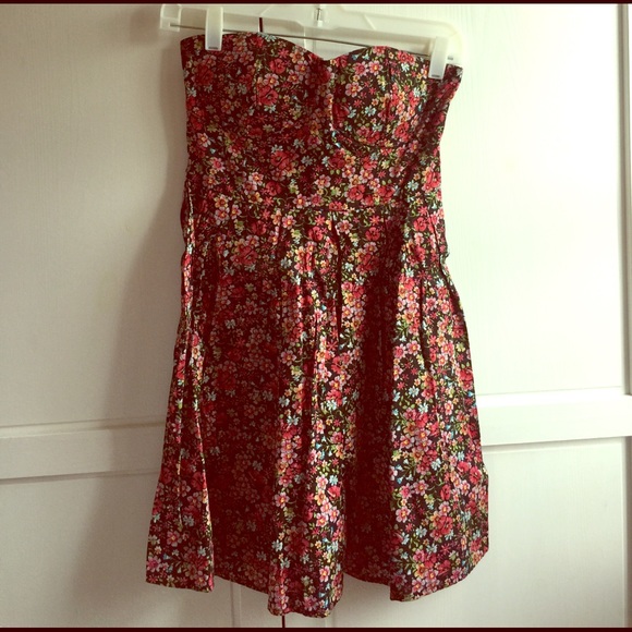 Strapless dress - Picture 1 of 3