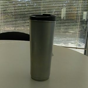 Meet your Posher, Dee