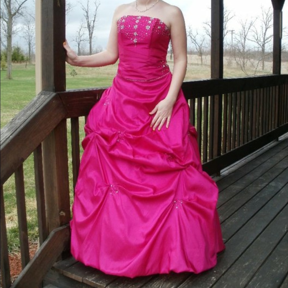 Beautiful prom dress OPEN TO ANY OFFER!