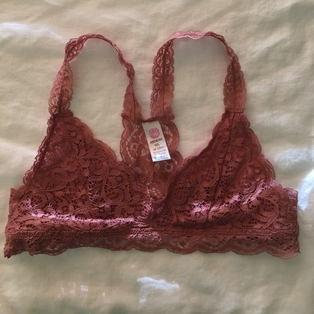 SOLD. Anemone Lace Racerback Bralette 🌼 - Picture 1 of 4