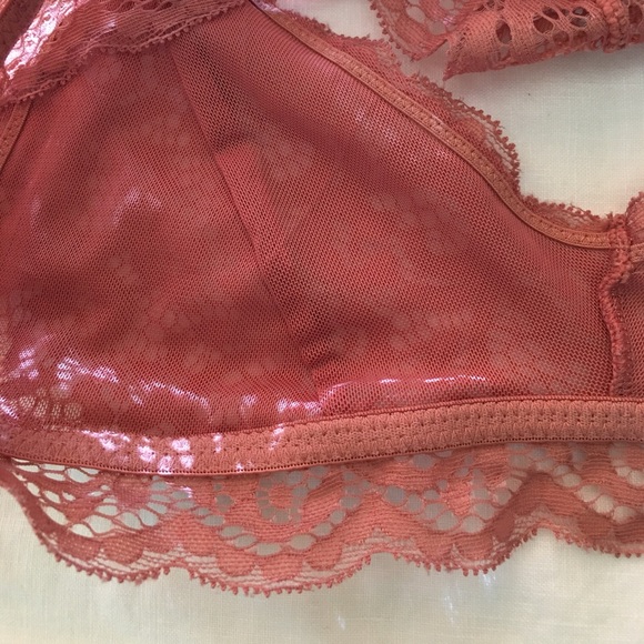 SOLD. Anemone Lace Racerback Bralette 🌼 - Picture 3 of 4