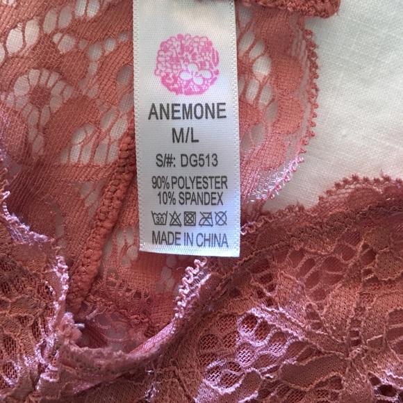 SOLD. Anemone Lace Racerback Bralette 🌼 - Picture 4 of 4