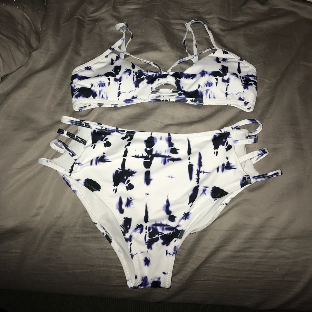 CUPSHE bathing suit