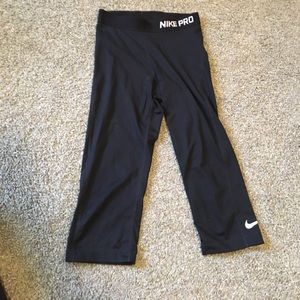 NIKE PRO cropped leggings