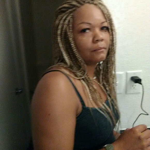 Meet your Posher, Tay - Picture 1 of 1