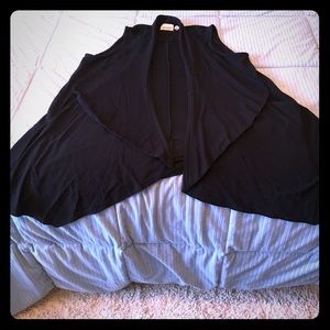 Sweater vest with pockets