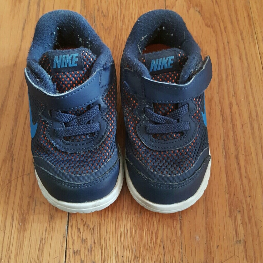 Toddler nike sneakers