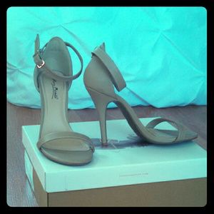 Anne Michelle tan heels