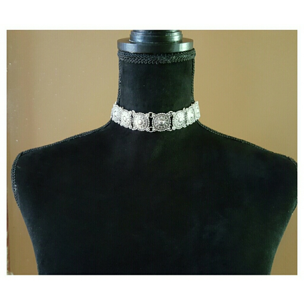 JUST IN: Antiqued Silver Choker Necklace NWOT - Picture 4 of 4