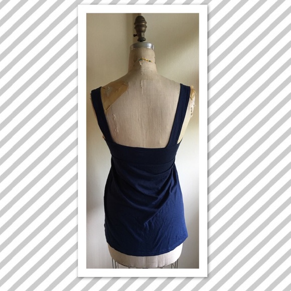 Hawaiian Boutique Tank Top - Picture 2 of 3