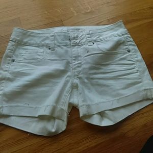 American eagle white shorts