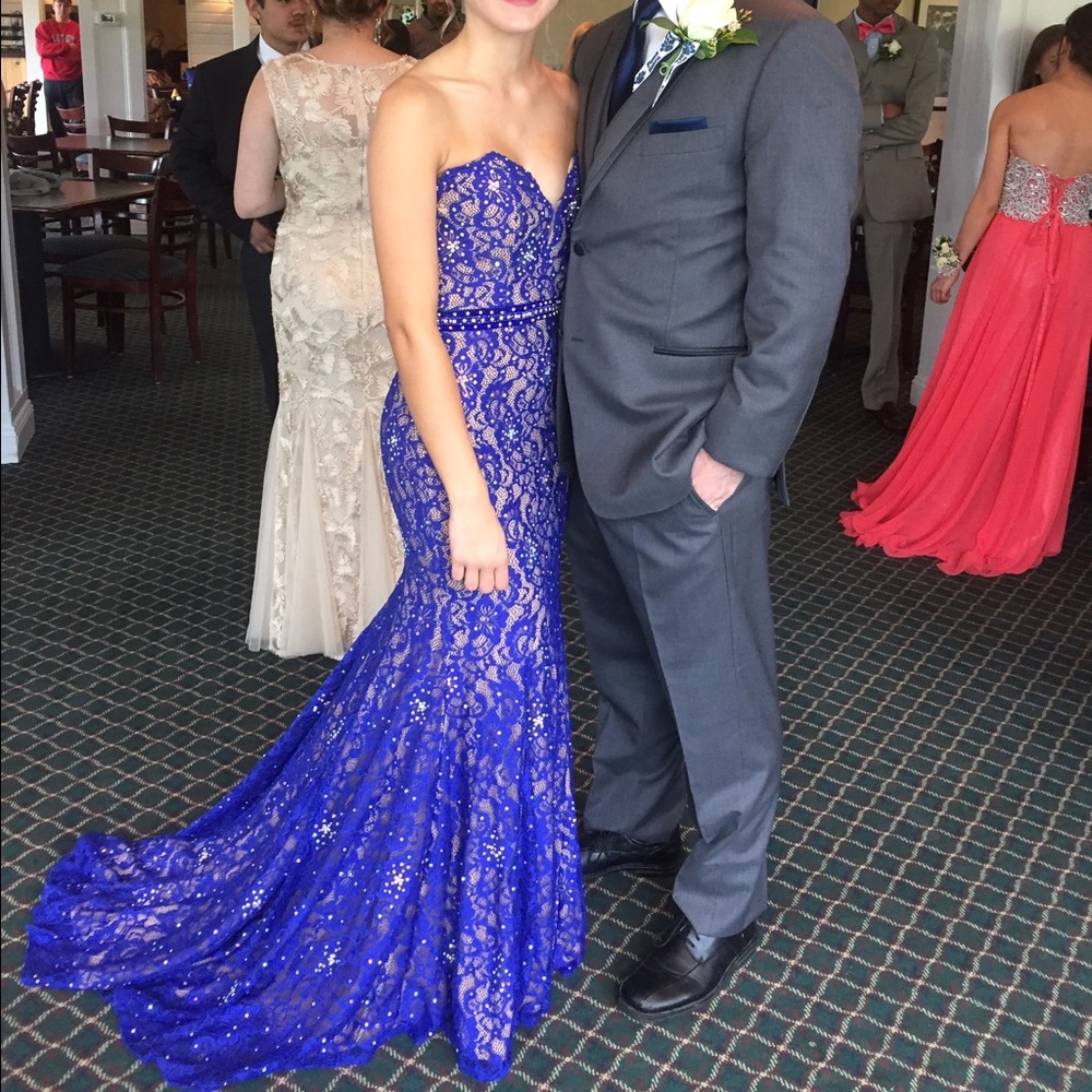 Prom dress used once!!!