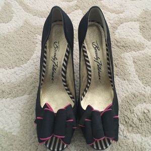 Beverly Feldman Pumps