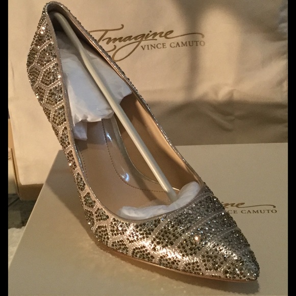 VINCE CAMUTO RHINESTONE EMBELLISHED SATIN 👠 - Picture 1 of 4