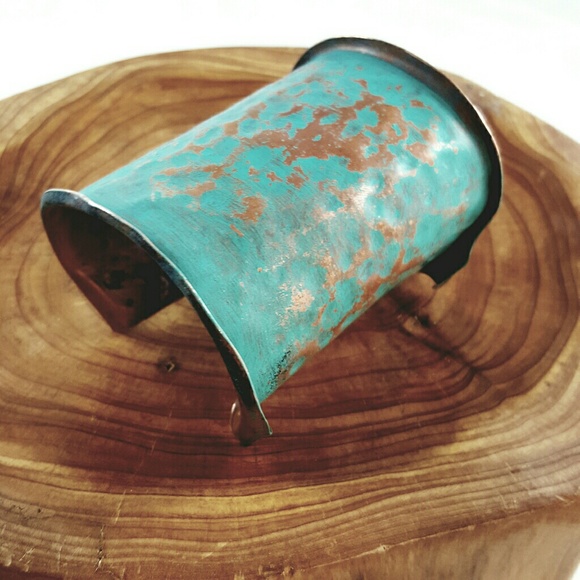 HP Artisan Wide Turquoise Patina Copper Cuff - Picture 3 of 8