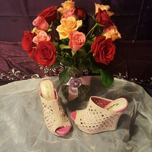 SALE TODAY ONLY🌹New slip on wedges 🌹