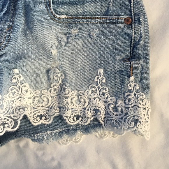 Denim shorts - Picture 2 of 3