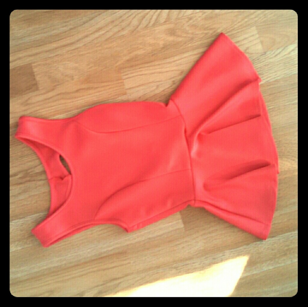 Coral top