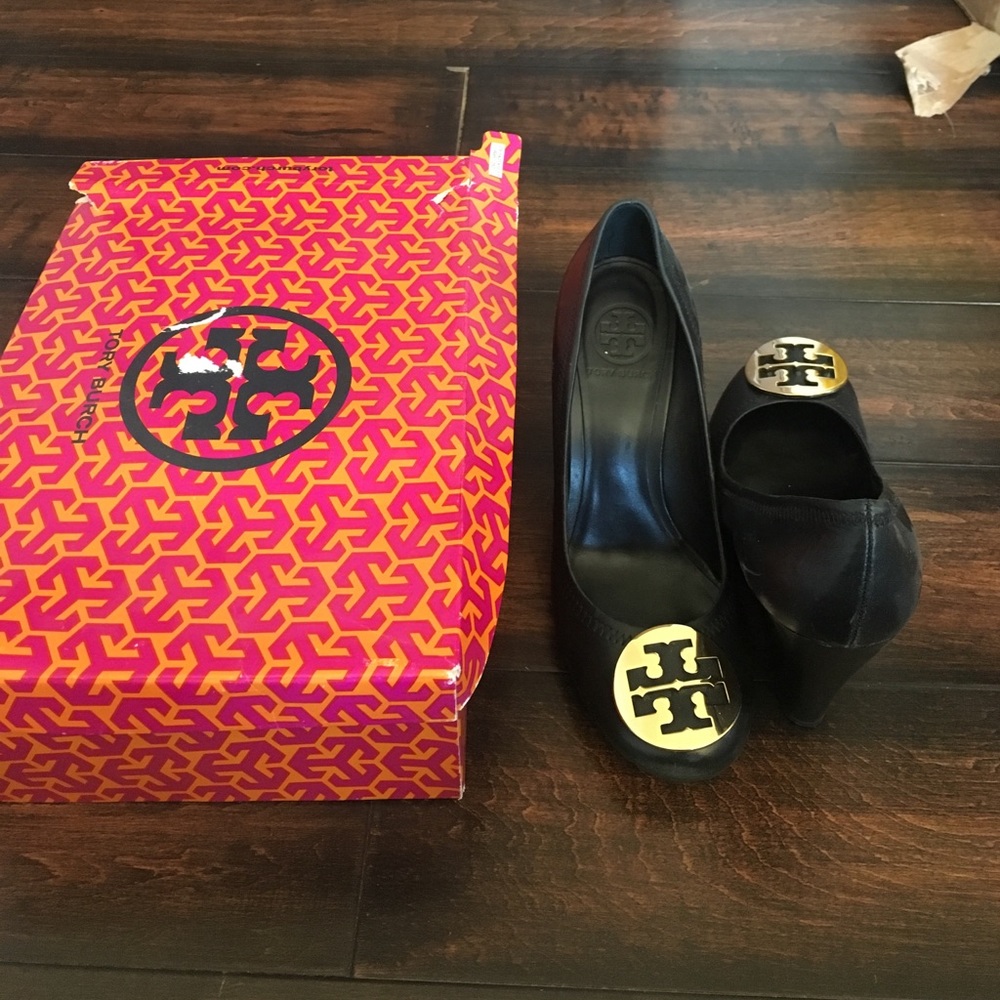 Black/Gold Tory Burch Wedges Size 9