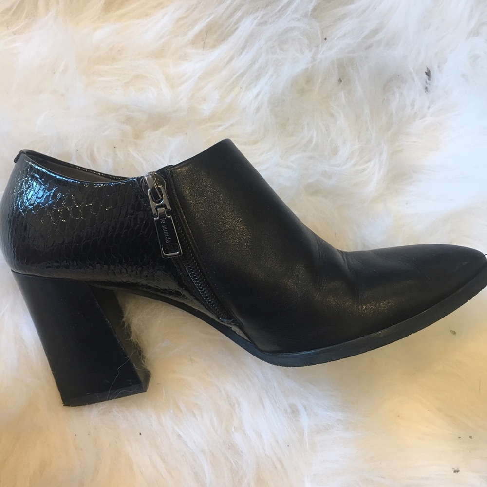 Super chic and comfy leather booties
