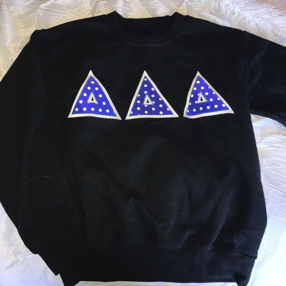 Tri delta letter sweat shirt