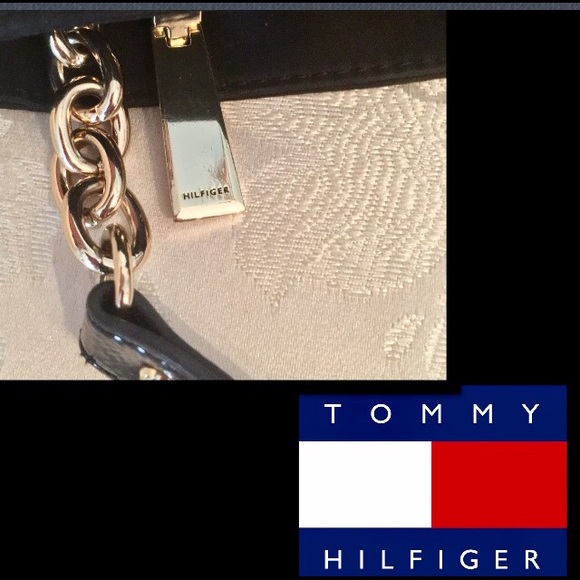 TOMMY HILIFIGER BLACK CHAIN TOTE - Picture 5 of 9