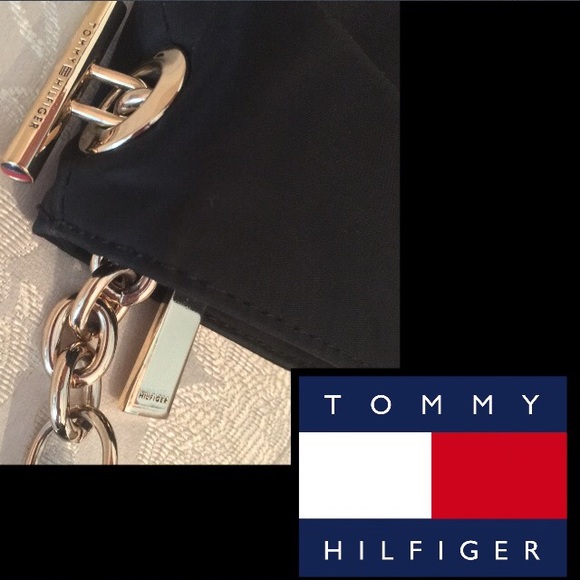 TOMMY HILIFIGER BLACK CHAIN TOTE - Picture 6 of 9