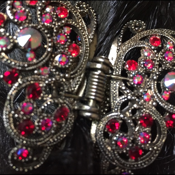 GARNET BUTTERFLY CLIP WITH ANTIQUE GOLD HARDWARE - Picture 2 of 4