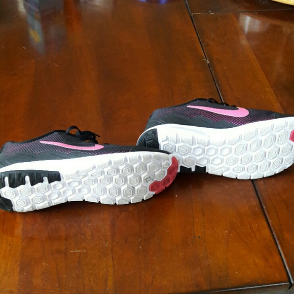 Woman Nike shoes - Picture 5 of 6