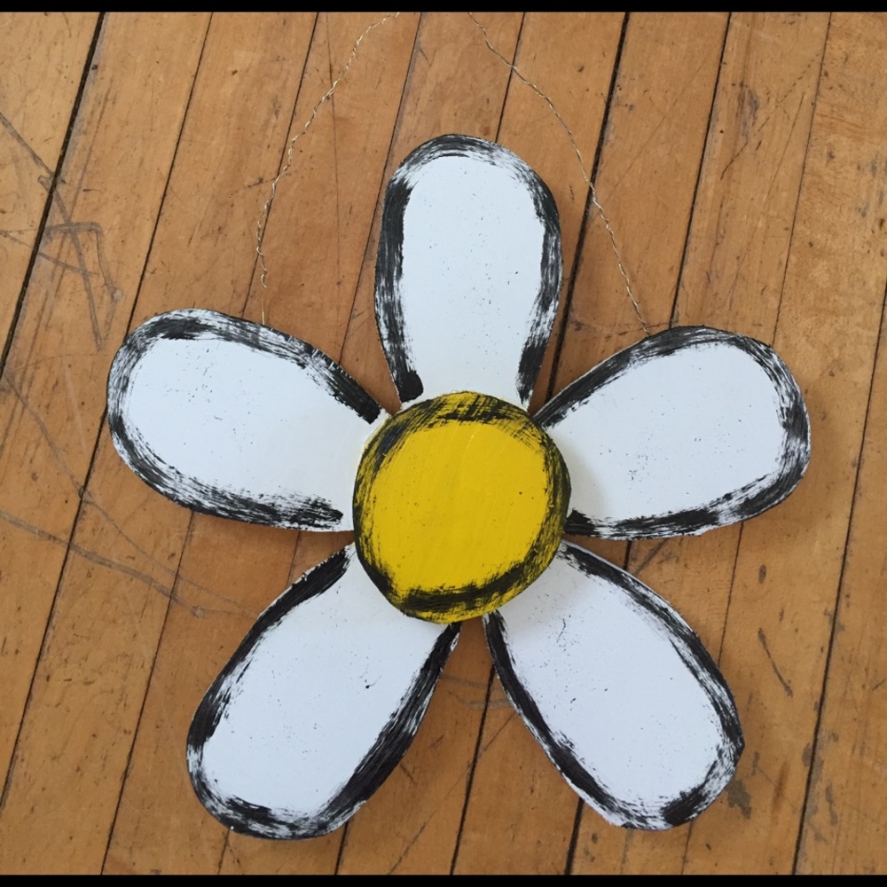 Primitive Daisy - Picture 3 of 3