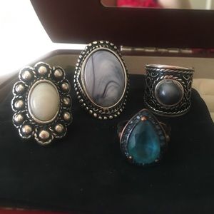 Bundle of 4 stone rings