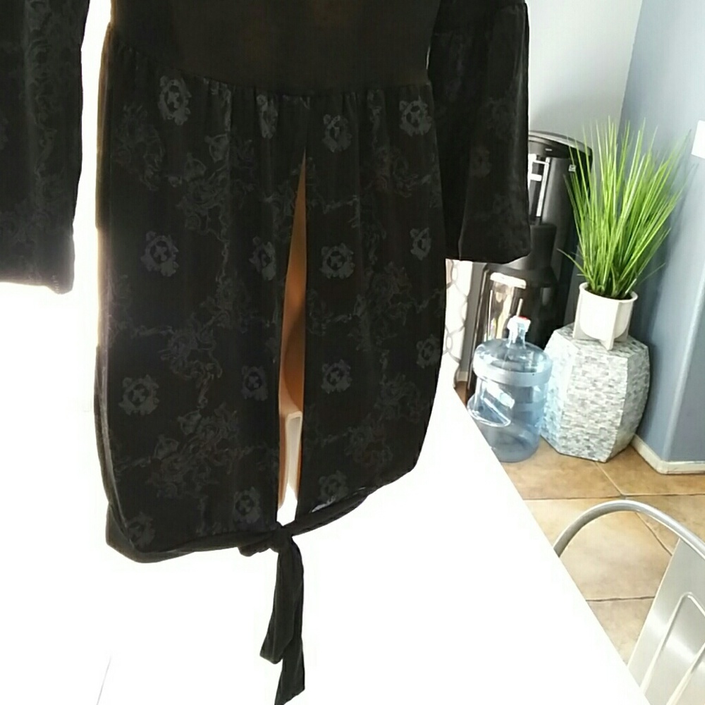 Ladies top - Picture 3 of 8