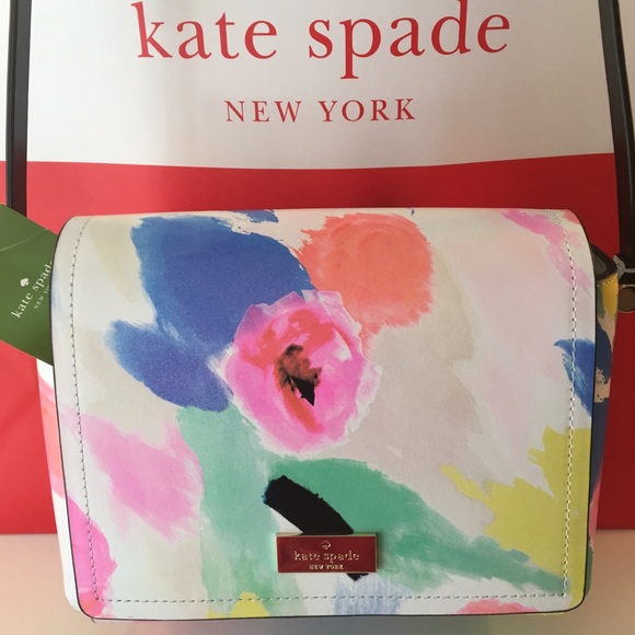 kate spade Handbags - 🆕KATE SPADE NEW ROOMY CROSSBODY BAG 💯AUTHENTIC