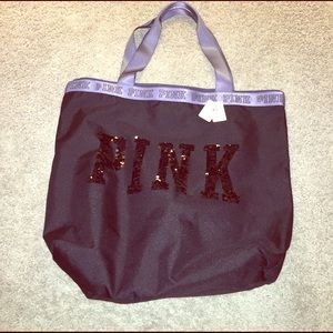 🎀NWT PINK SEQUENCED WEEKEND BAG🎀