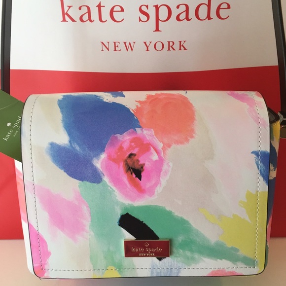 kate spade Handbags - 🆕KATE SPADE NEW ROOMY SHOULDER/CROSSBODY 💯AUTH