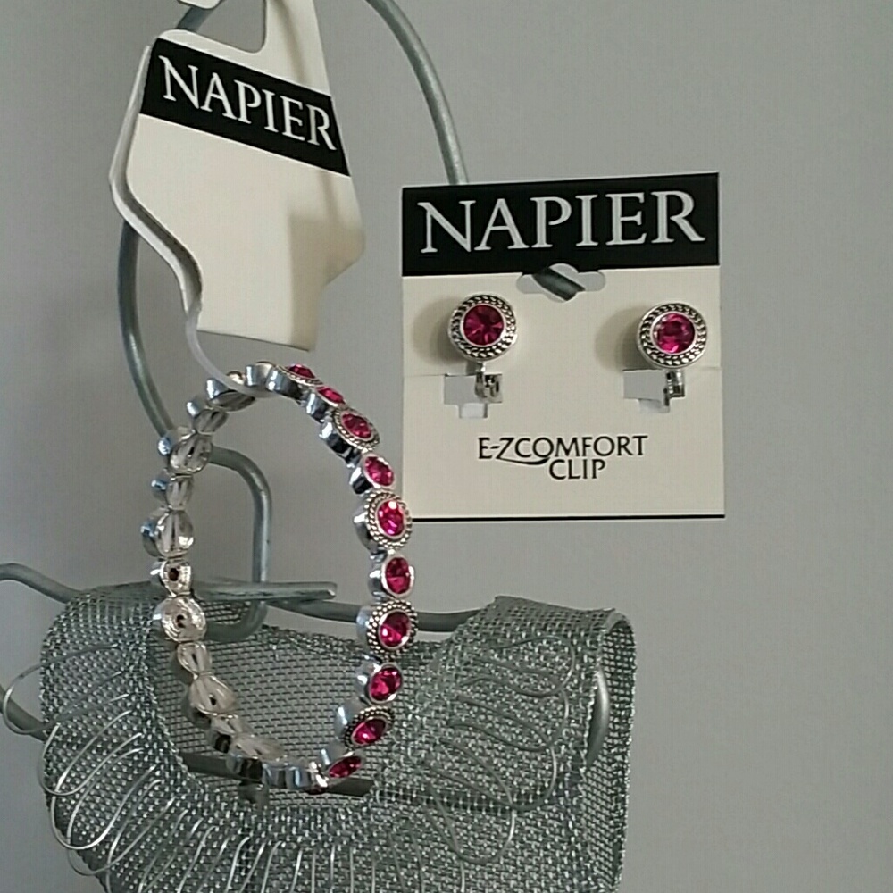 Bracelet & clip earrings
